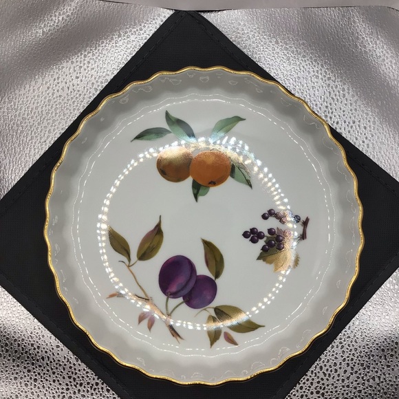 Royal Worcester Made In England 1960s Tart, Quiche, baking fine porcelain. 9in - Picture 9 of 13